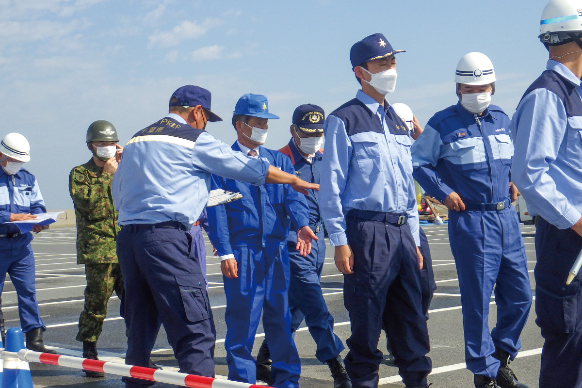熊谷千葉県知事も視察。